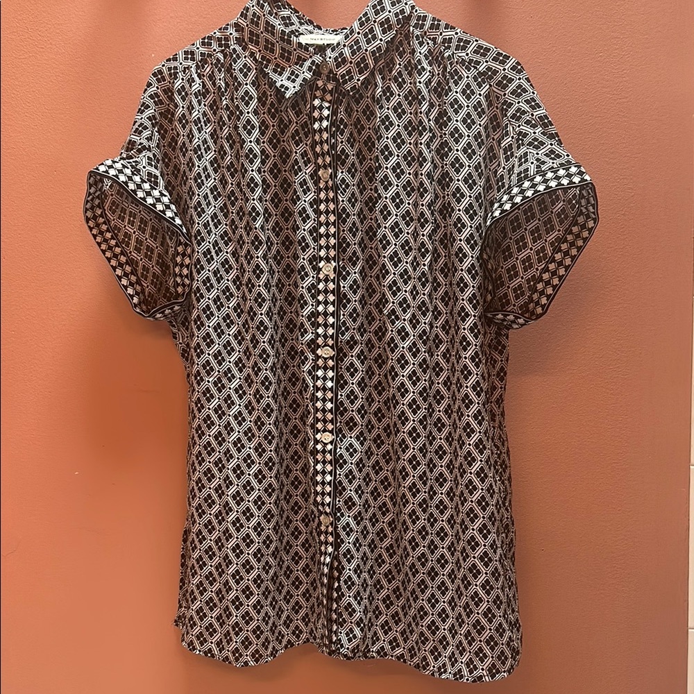 Max Studio Black and White Button Down Shirt